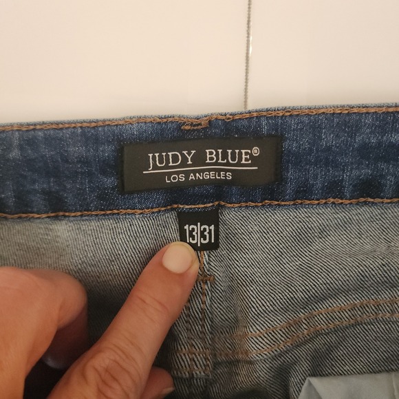 D26 Judy Blue Wide Leg Cropped Jeans Medium Wash Raw Hem 13/24 High Rise - Picture 5 of 12